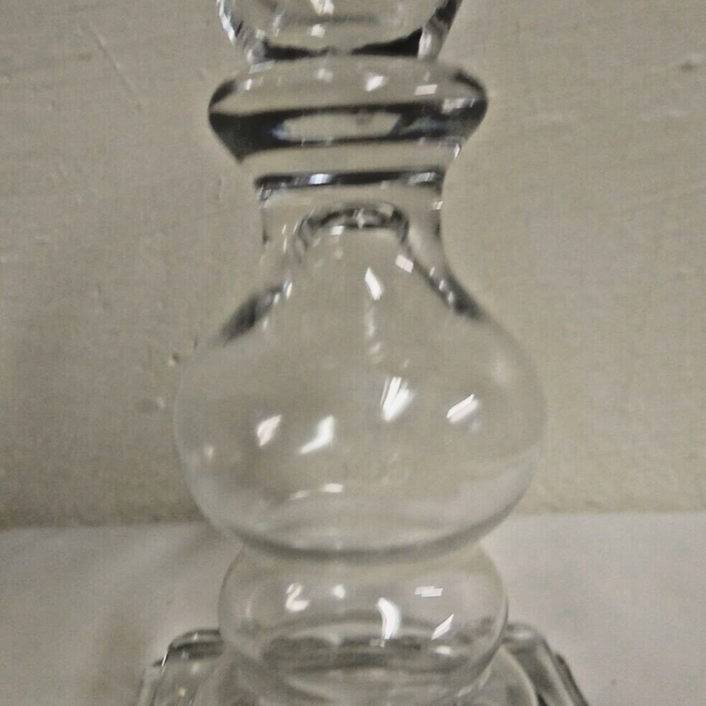 Elegant Clear Glass Candle Holder - Picture 9 of 11